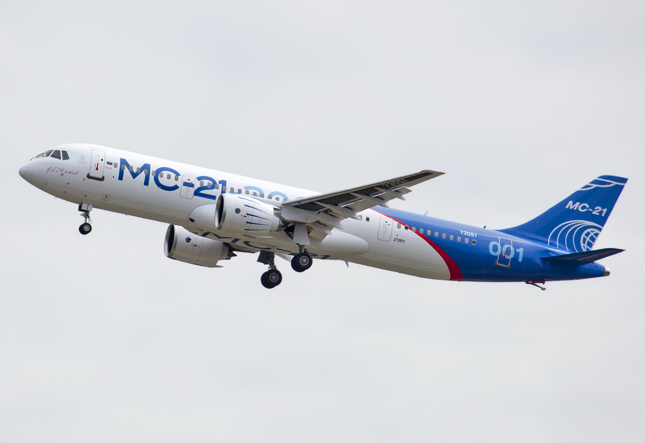 Maiden_flight_of_MC-21.jpg