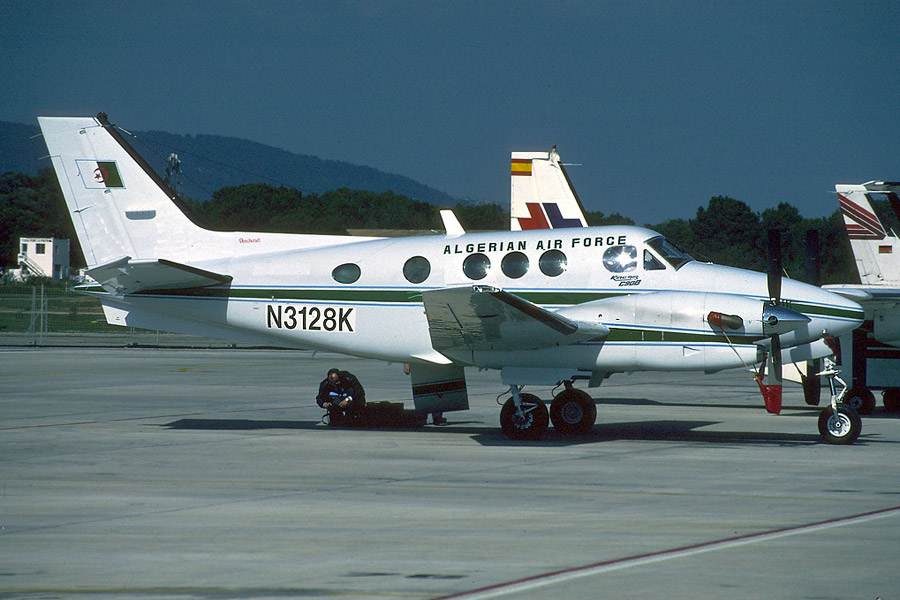 Beechcraft-C90B_King_Air_Algerian_Air_Force_N3128K_Palma_de_Mallorca_Son_San_Juan_Airport_Spain_PMI_LEPA_LESJ.jpg