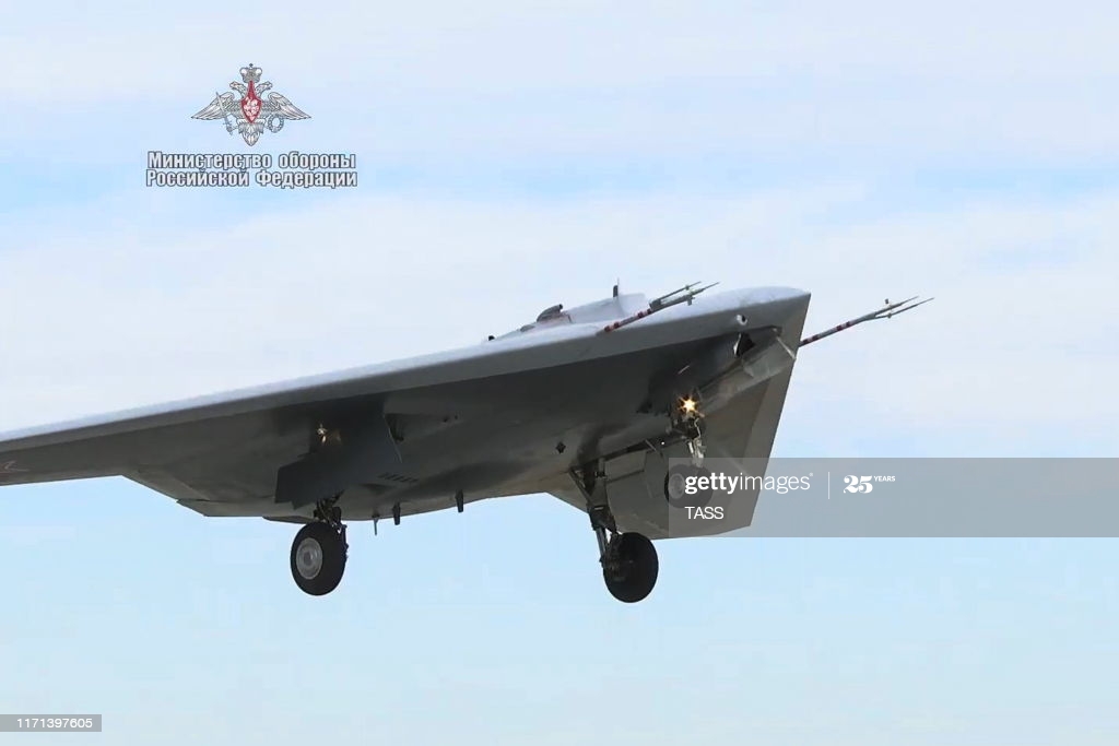 the-first-joint-flight-of-a-sukhoi-s70-okhotnik-heavy-unmanned-combat-picture-id1171397605