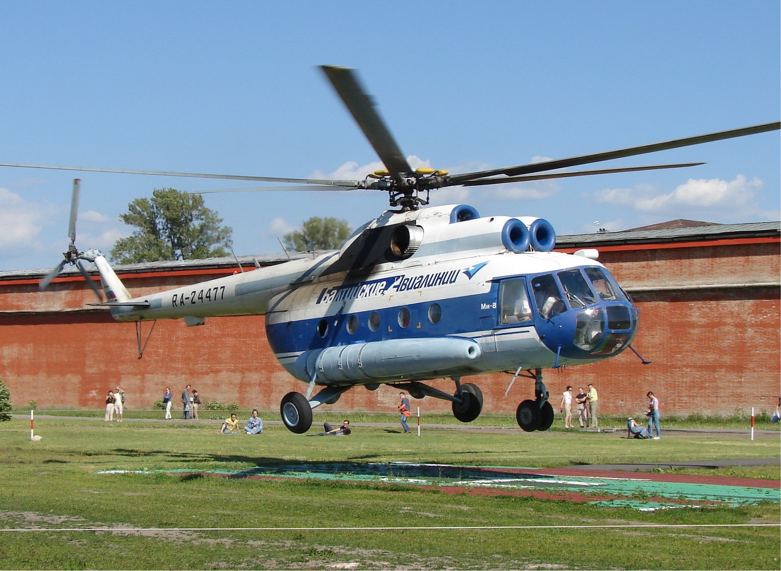 Baltic_Airlines_Mil_Mi-8_Aladyshkin.jpg