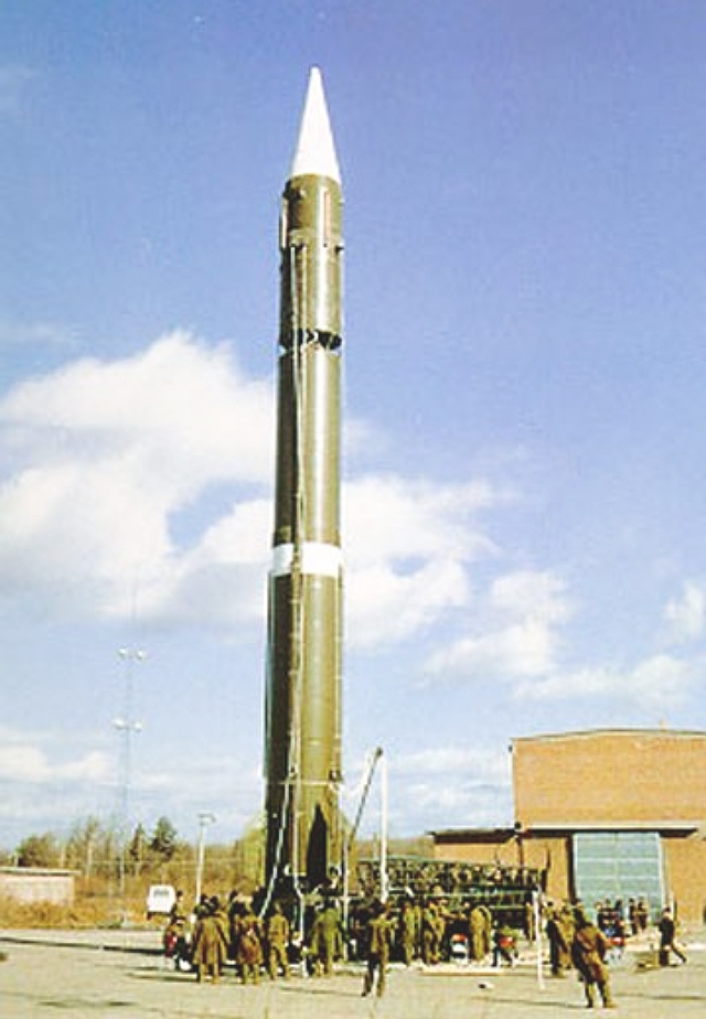 DF-4-Ballistic-Missile-1S.jpg