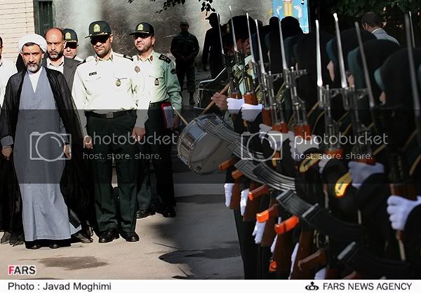 military_woman_iran_police_000106jpg.jpg