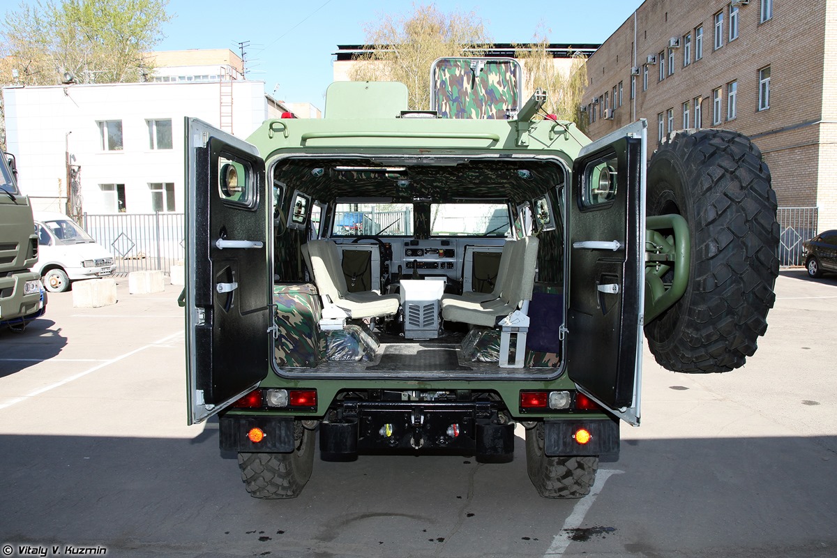walkaround-of-special-russian-armored-vehicle-sbm-vpk-233136-11.jpg