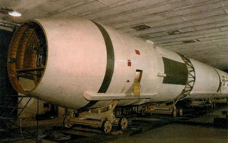 DF-5-ICBM-Assembly-1S.jpg