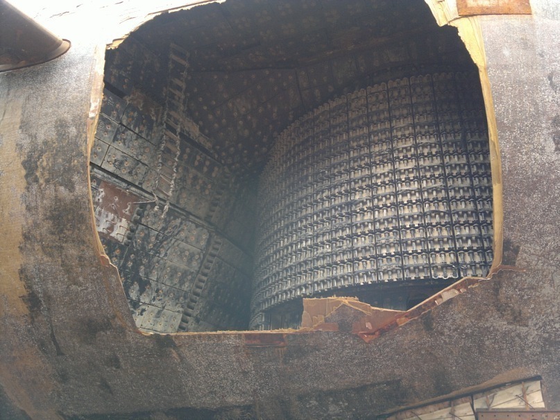 Skat-3_inside_Akula.jpg