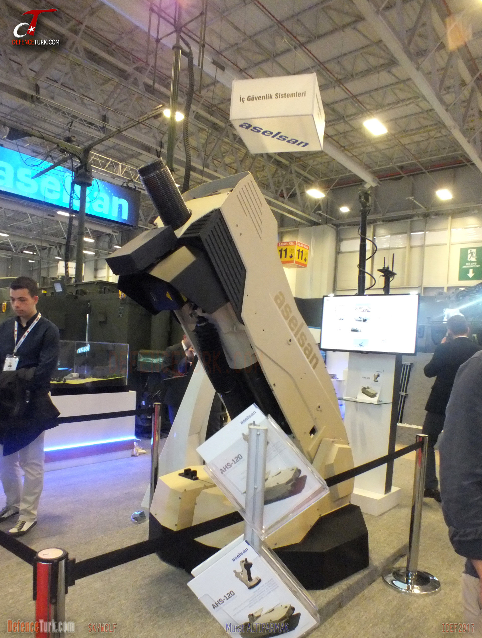 Ly9p6a.jpg