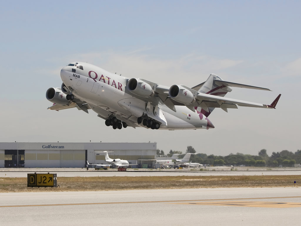 AIR_C17_Qatar_Flyout_lg.jpg