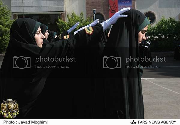 military_woman_iran_police_000063jpg.jpg