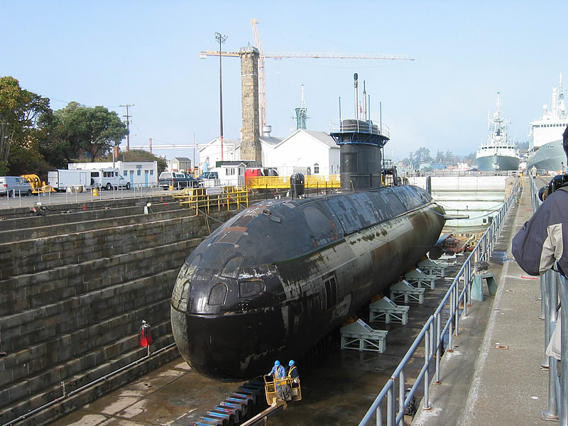 SHIP_SSK-876_HMCS_Victoria_Dry-Dock_CFB_Esquimalt_lg.jpg