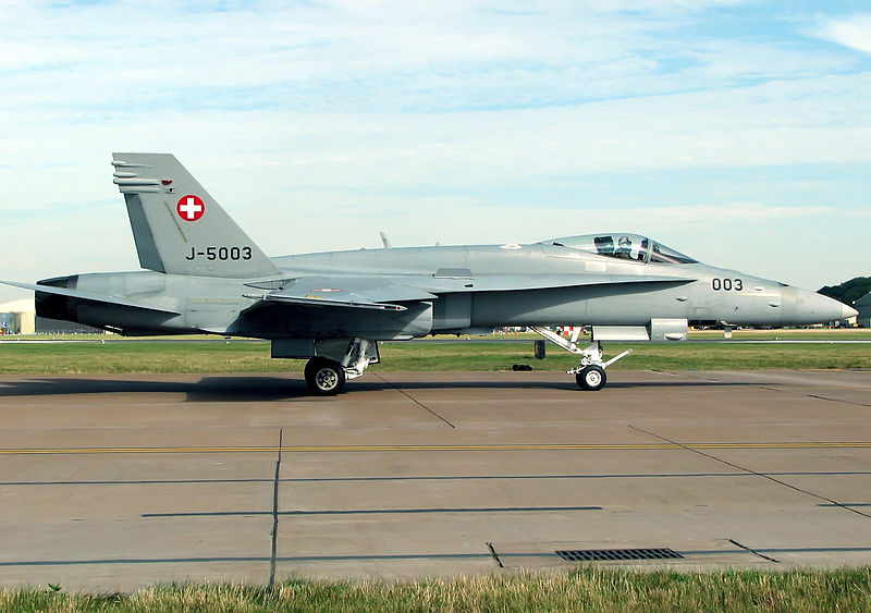 800px-Fa-18c.hornet.j5003.swissaf.jpg