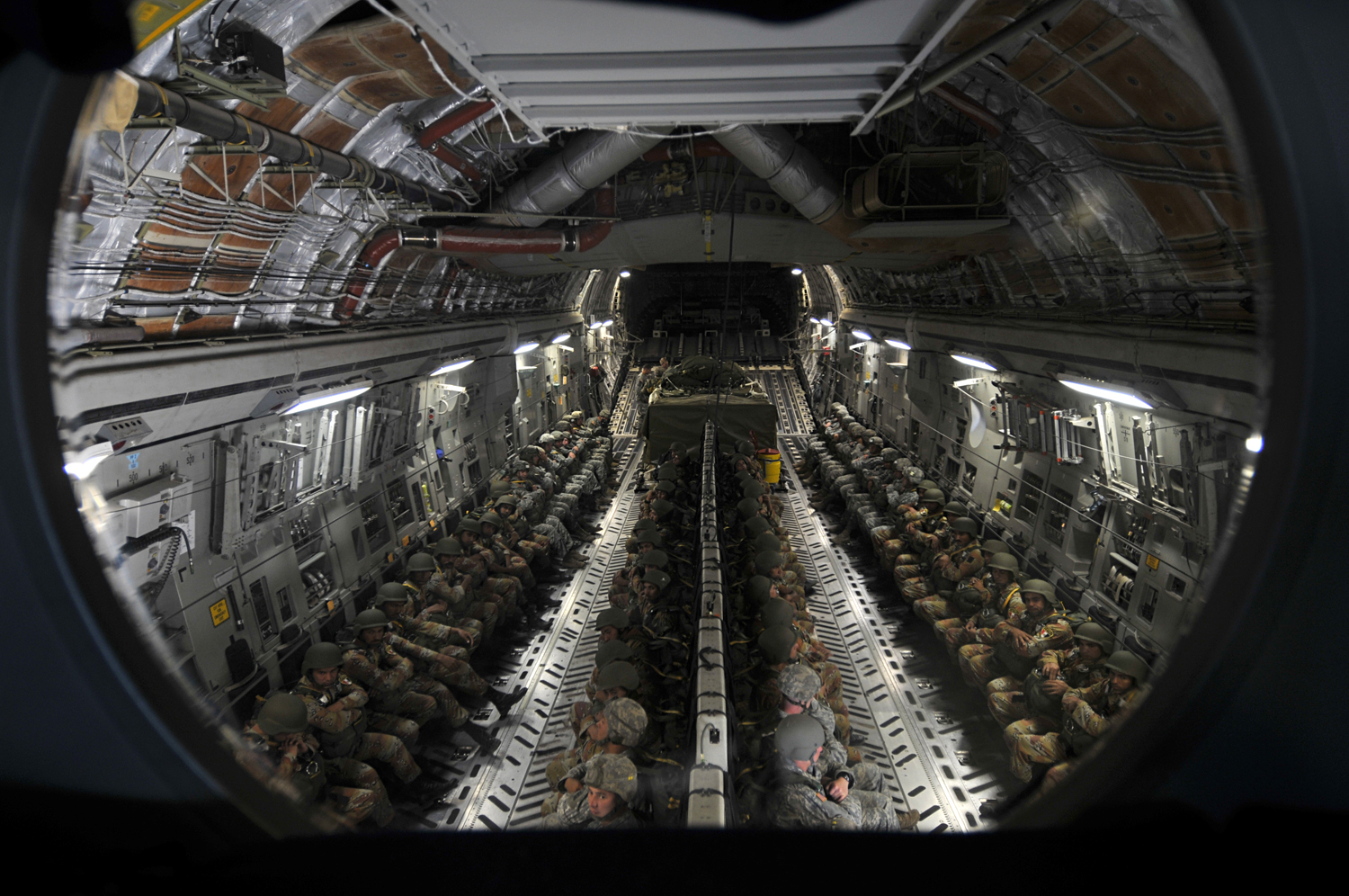 US_Army_52227_%22Airborne%22_in_five_languages_2.jpg