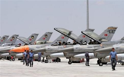 Turkish-F-16-jets-prepare-to-take-off-during-Anatolian-Eagle.jpg