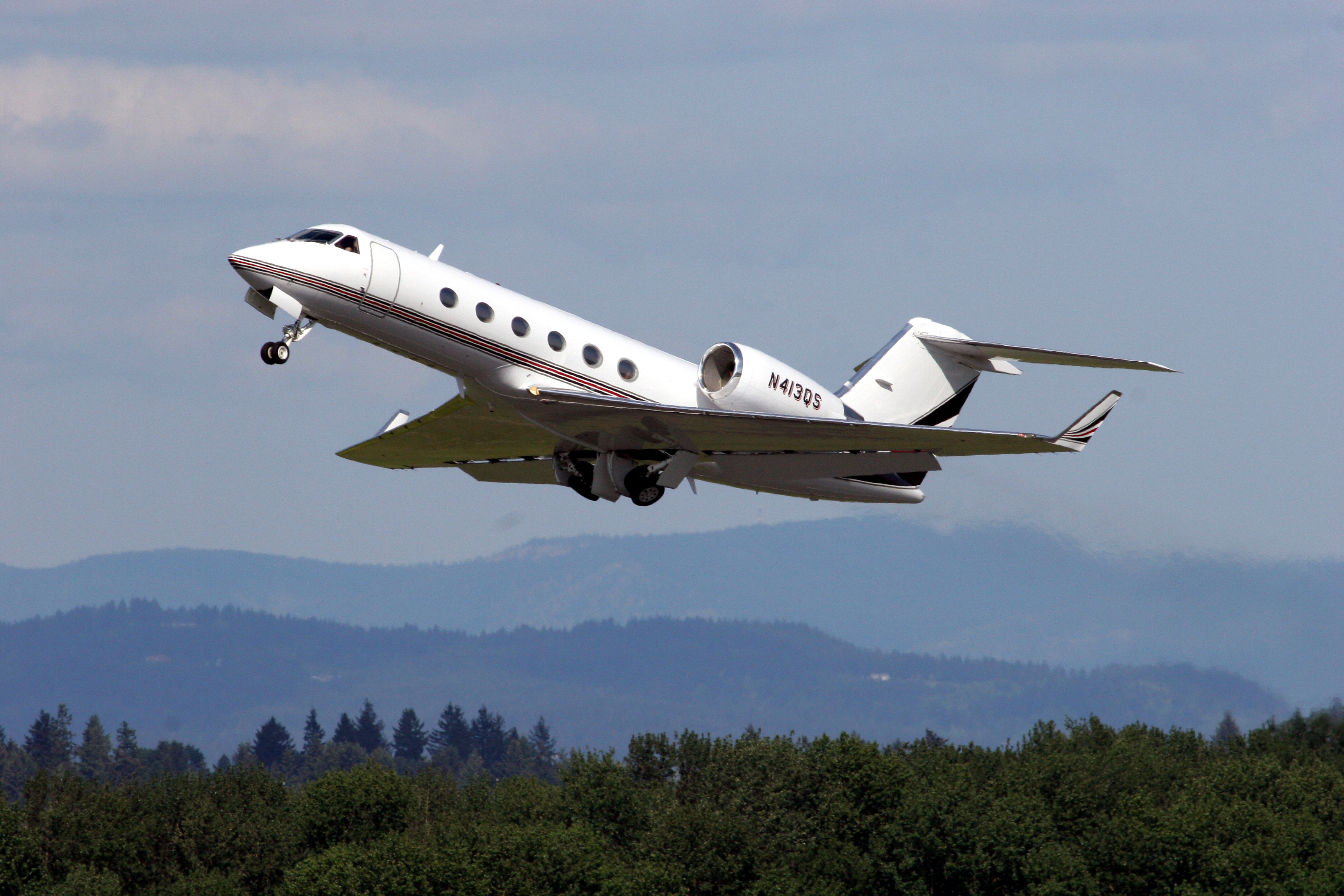 Gulfstream_G-400.jpg