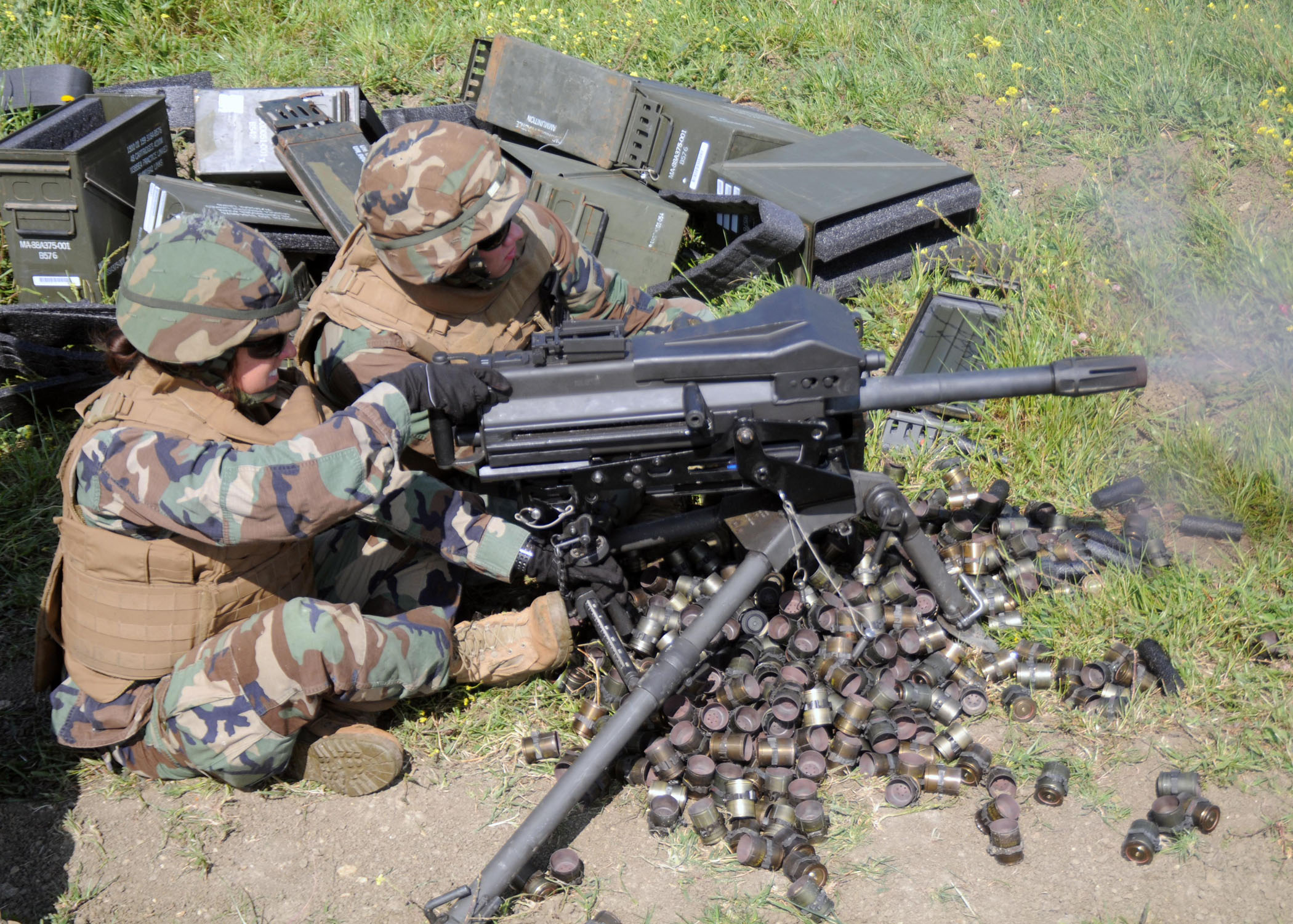 Flickr_-_Official_U.S._Navy_Imagery_-_Seabee_fires_MK-19_grenade_launcher_during_training..jpg
