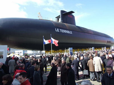 lancement_du_sous_marin_le_terrible_21_03_08.jpg