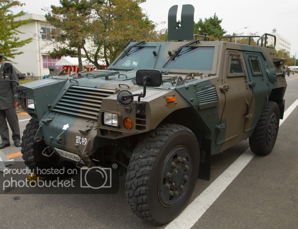 Komatsu_LAV_-_2.jpg