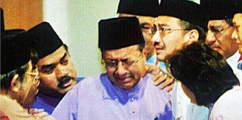 mahathir-crying-retiring.jpg