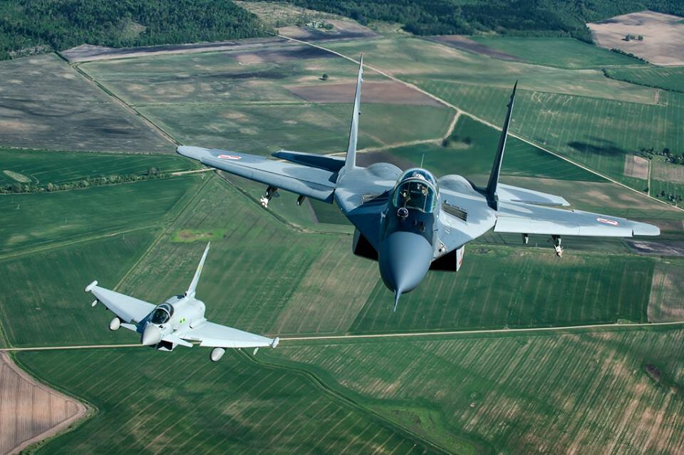 Mig-29-and-Typhoon.jpg