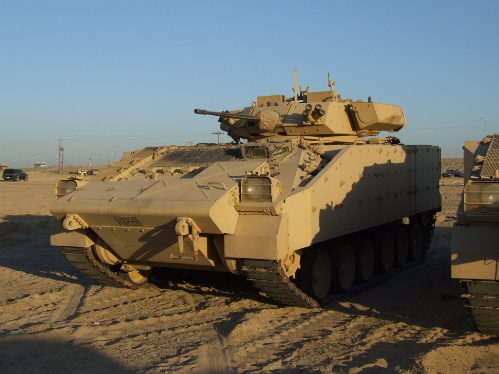 Bradley_Koweit_army_Army_Recognition_Forum_001.jpg