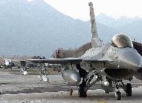 f-16-990579b-s.jpg