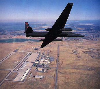 beale_afb-u2_flyover.jpg