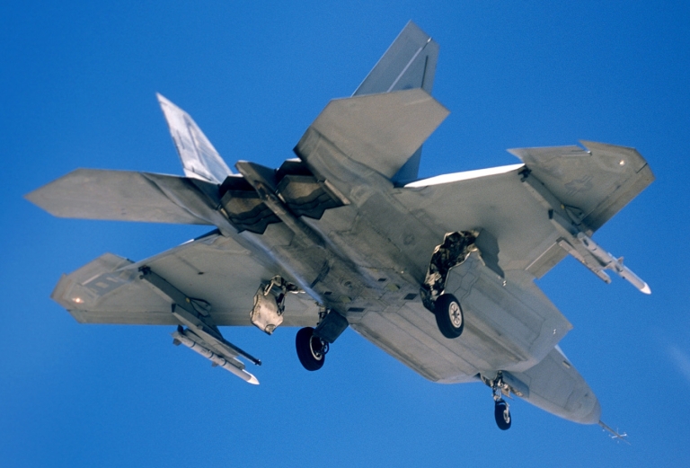 FA-22A-Ext-AMRAAM-S.jpg