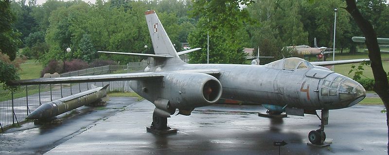 800px-Il-28_RB1.jpg
