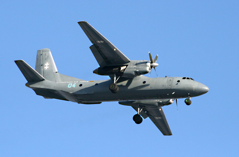 antonov-an-24263032-xian-y-7-04.jpg