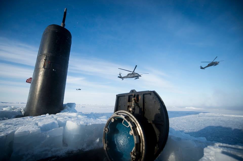 US-Submarine-emerges-at-the-North-Pole-2.jpg