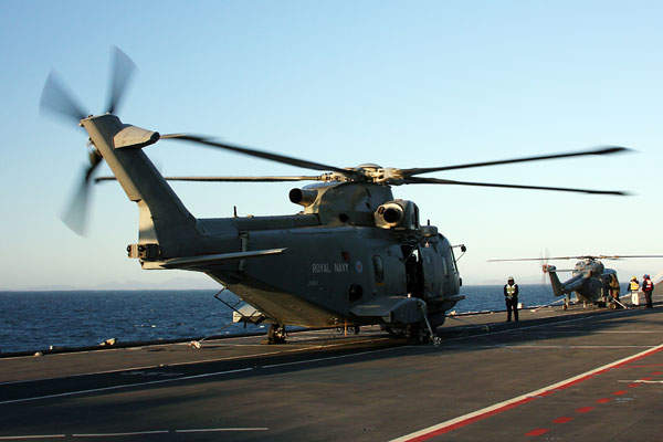 7l-AW101.jpg