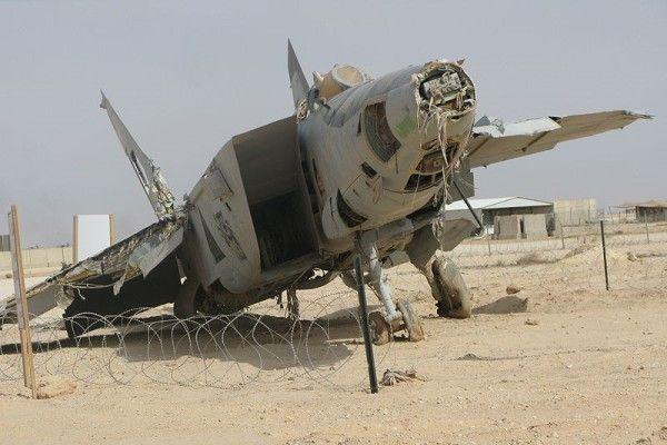 wrecked-mig-25.jpg