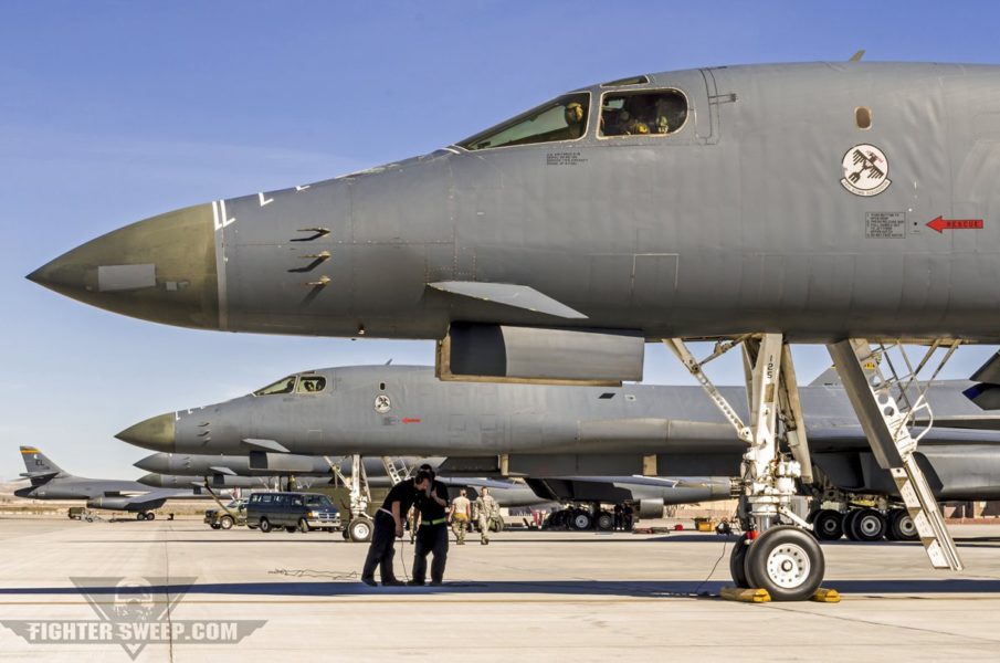 B-1B-905x600.jpg