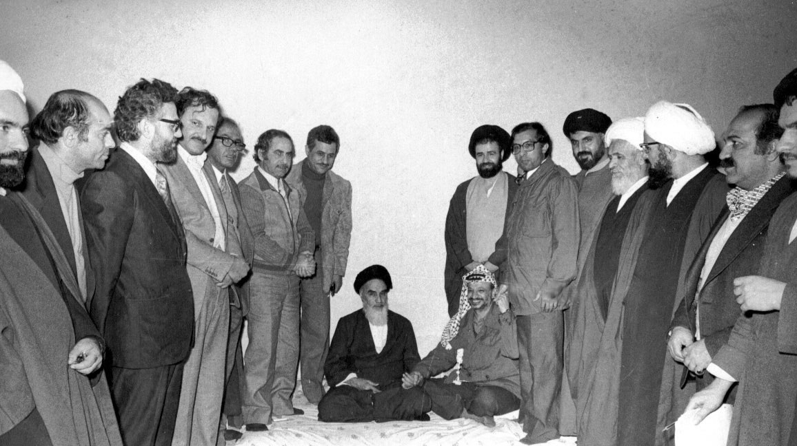 Yasser_Arafat_meeting_with_Ruhollah_Khomeini_-_1979.jpg