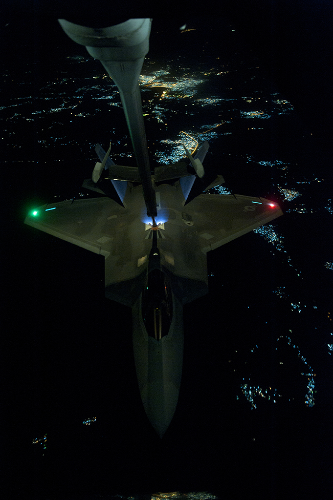 F-22-refuel-6.jpg