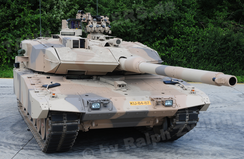 bw-tracked-leopard2a7+u-001.jpg