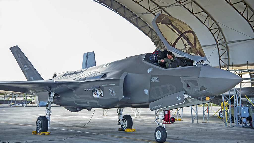 F35_Kadena-Hawaii.jpg