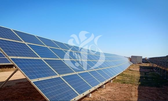 جراد يدعو من تندوف لاستغلال الطاقة الشمسية لدفع الاستثمار الفلاحي