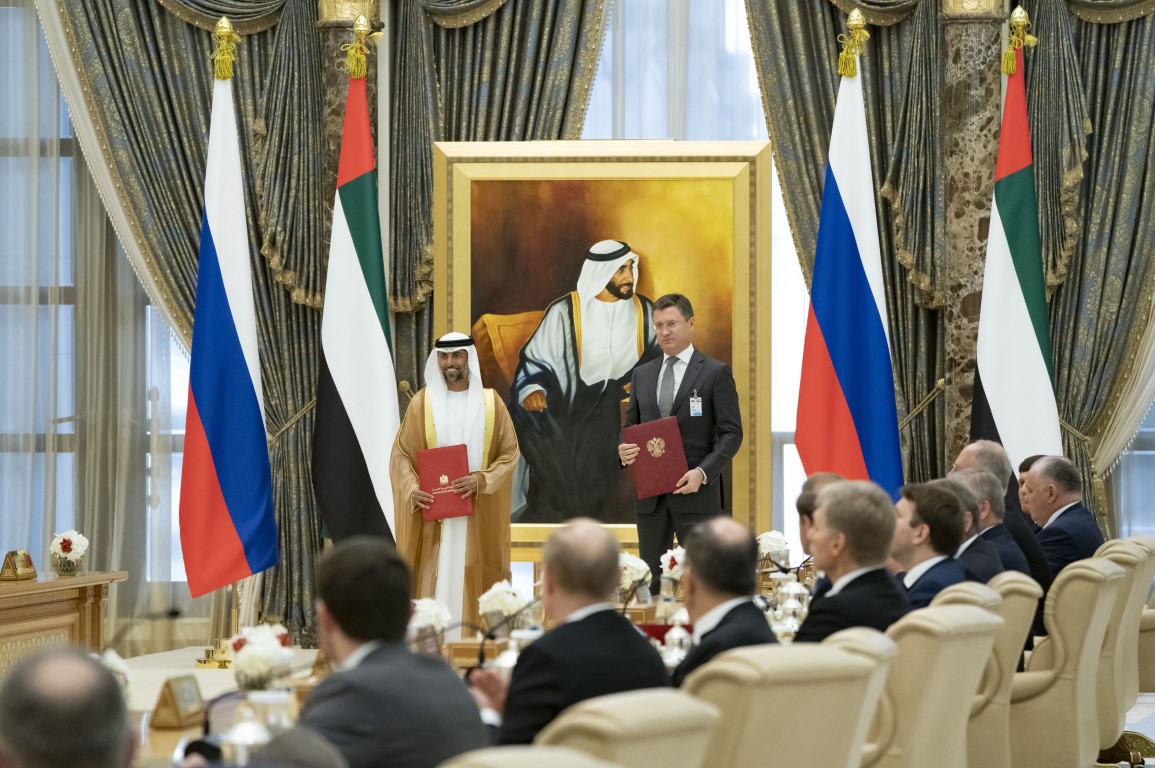 محمد بن زايد و الرئيس الروسي يشهدان تبادل إتفاقيات ومذكرات تفاهم بين البلدين