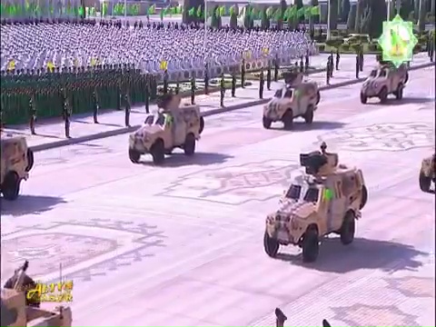 شاهد.. مدرعة الشبل السعودية تظهر في عرض عسكري تركمانستاني