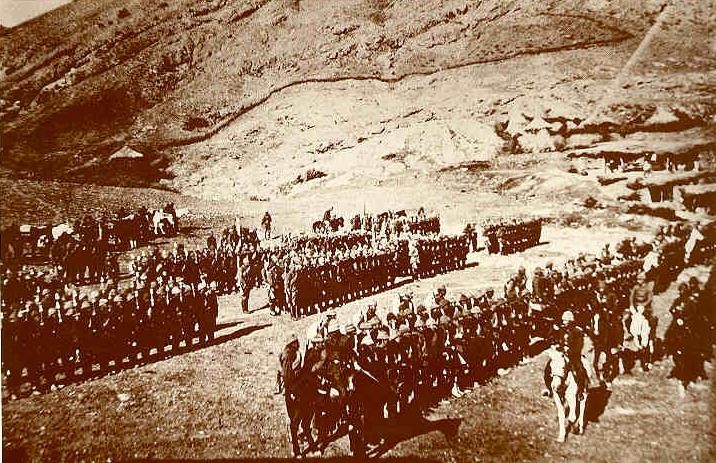 Ataturk-1916-Bitlis.jpg