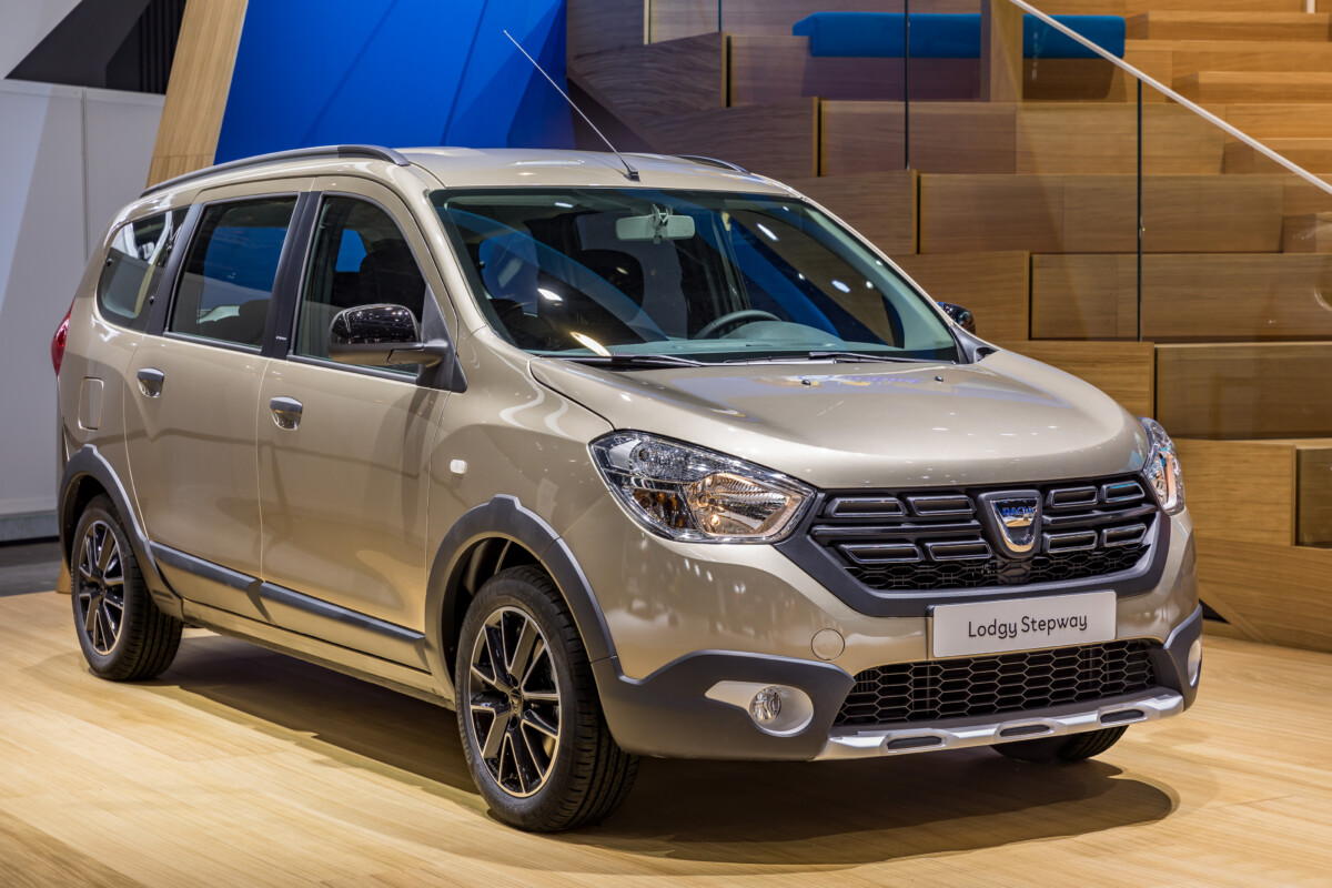 2018-dacia-lodgy.jpg