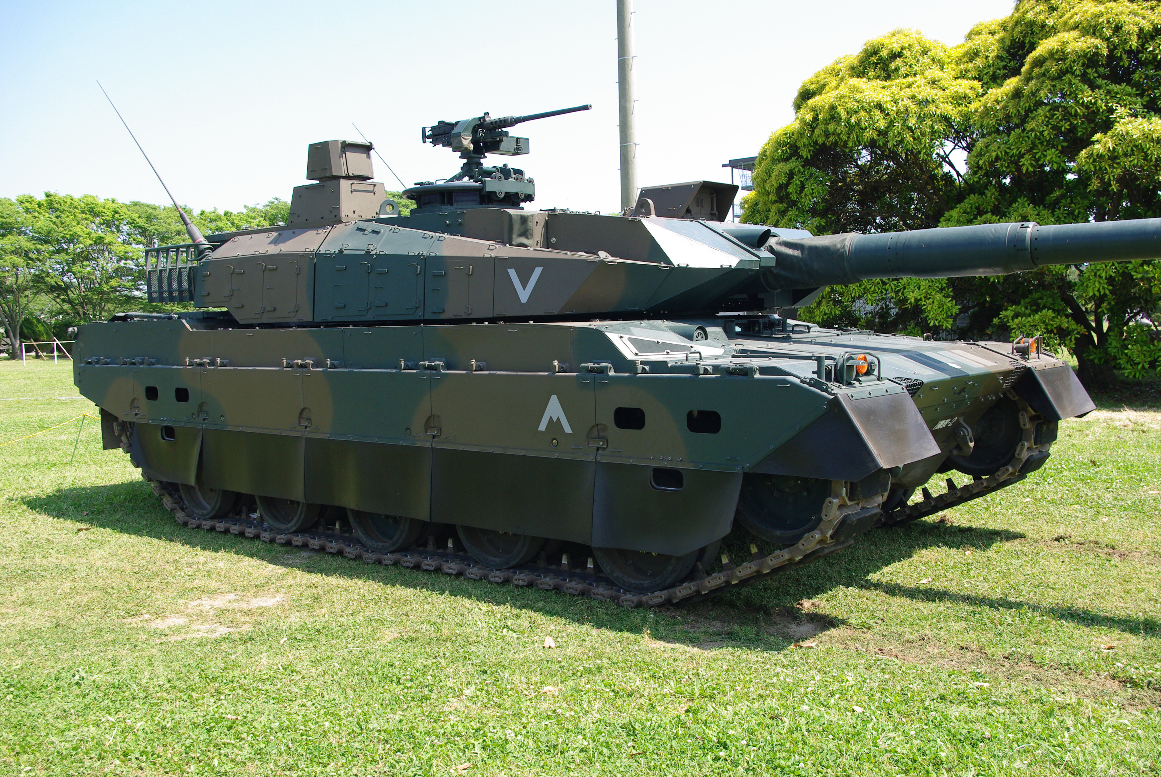 JGSDF_Type10_tank_20120527-06.JPG