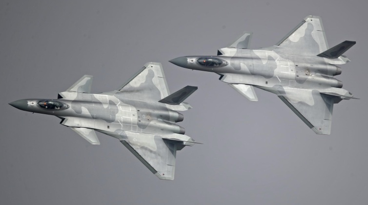 مقاتلة الشبح J-20
