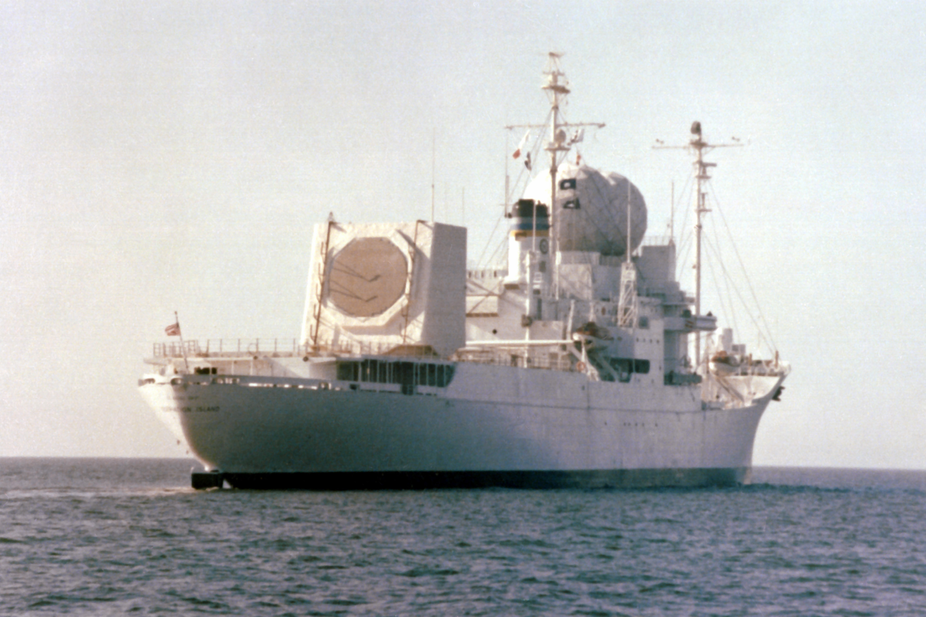 USNS_OBSERVATION_ISLAND_(T-AGM-23)_AFT_VIEW.JPG