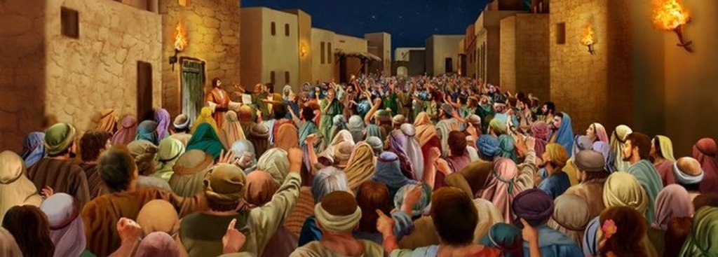 لم يره احدًا من أهل المدينة ابدًا وبمجرد أن وصلوا إلى بيت لوط عليه السلام ورأتهم زوجته خرجت متسلله مسرعة لأهل المدينة حتى تخبرهم وتحدثهم عن جمال الثلاثة الذين بمنزل زوجها، فأنتشر الخبر مثل النار في الهشيم واحتشد الالاف من الرجال الخبيثين أمام منزل لوط.. 