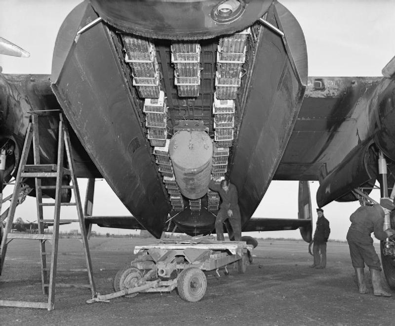 Lancaster_area_bombing_load_IWM_CH_18371.jpg