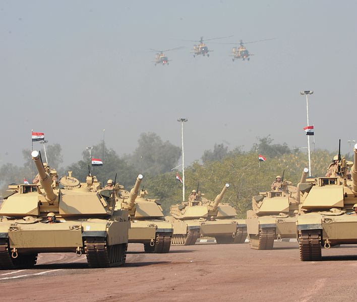 708px-M1_Abrams_tanks_in_Iraqi_service%2C_Jan._2011.jpg