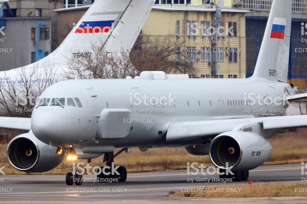 tupolev-tu204r-reconnaissance-aircraft-taxiing-at-zhukovsky-picture-id664708180