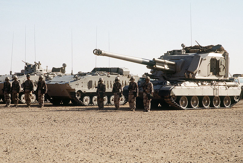 800px-AuF1_and_AMX-10P_(Royal_Saudi_Land_Force).JPEG