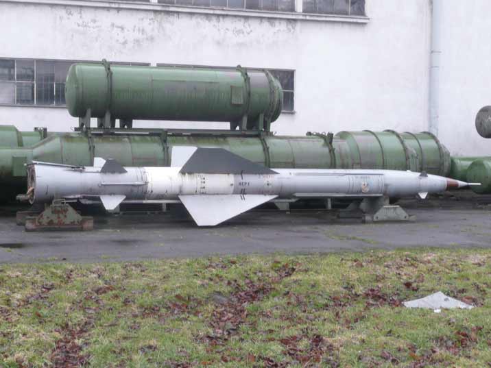 krakow-sa-2-guideline-missile-02.jpg
